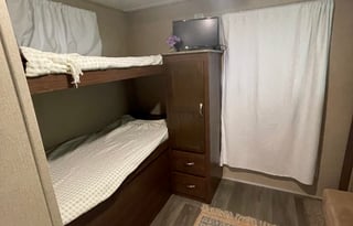 LunaSea II Pet Friendly