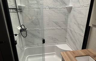 Luxury & Comfort 5th Wheel– Perfect for Adventures