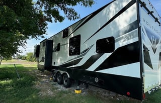 2020 Dutchmen Triton3915 Toy Hauler