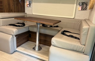 Cozy up with a View - Sprinter V6 Diesel