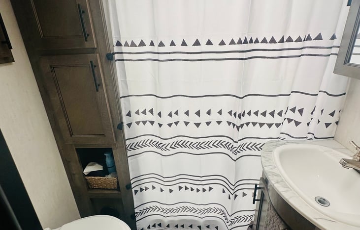 Master full bathroom