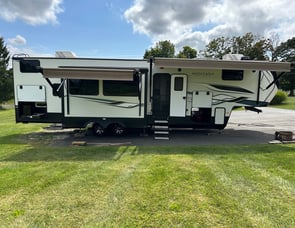 Keystone RV Montana High Country 351BH