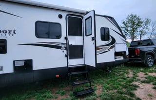 Cousin Eddie’s Family Friendly RV