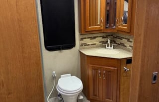 Fleetwood Discovery 40G – Travel in Style