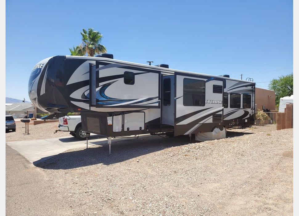 Fifth Wheel rentals in Lake Havasu City