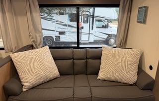 2025 Campsite Ultra – Bunks, Delivery, Sleeps 8