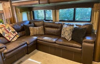 Kay-9 2016 Keystone RV Montana 3710 FL