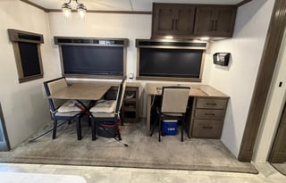 Ricky Riverstone Luxury 2 bed1.5 bath Washer&Dryer