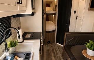 Sancia pet and kids approved Camper Rental