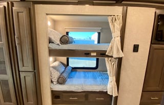 Diesel "DOLLY" King, 2 FULL BATHS