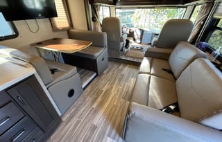 Ideal Family Getaway-Bunks (6 beds) solar, pets ok