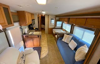 A Beautiful Cozy Motorhome for the Family