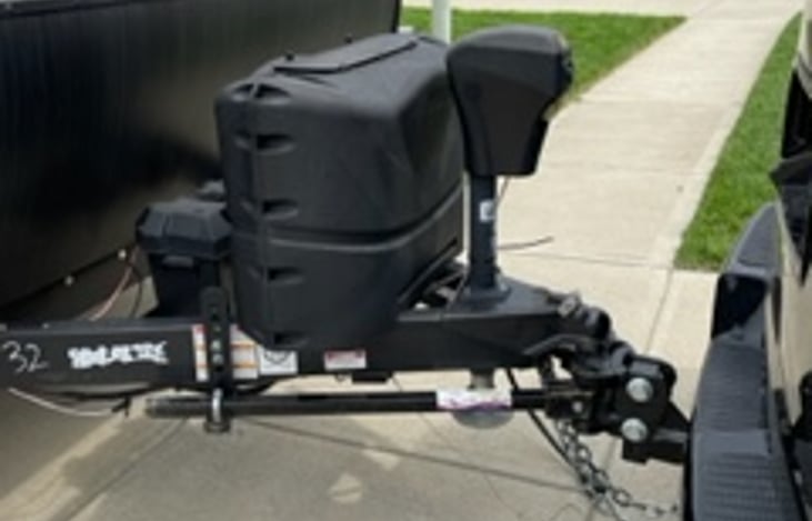 power jack & 2 propane tanks