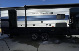 Kitchens Travel Trailer Sleeps 10