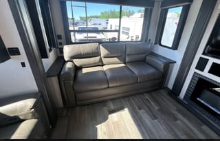 Keystone RV Montana High Country 5th Wheel
