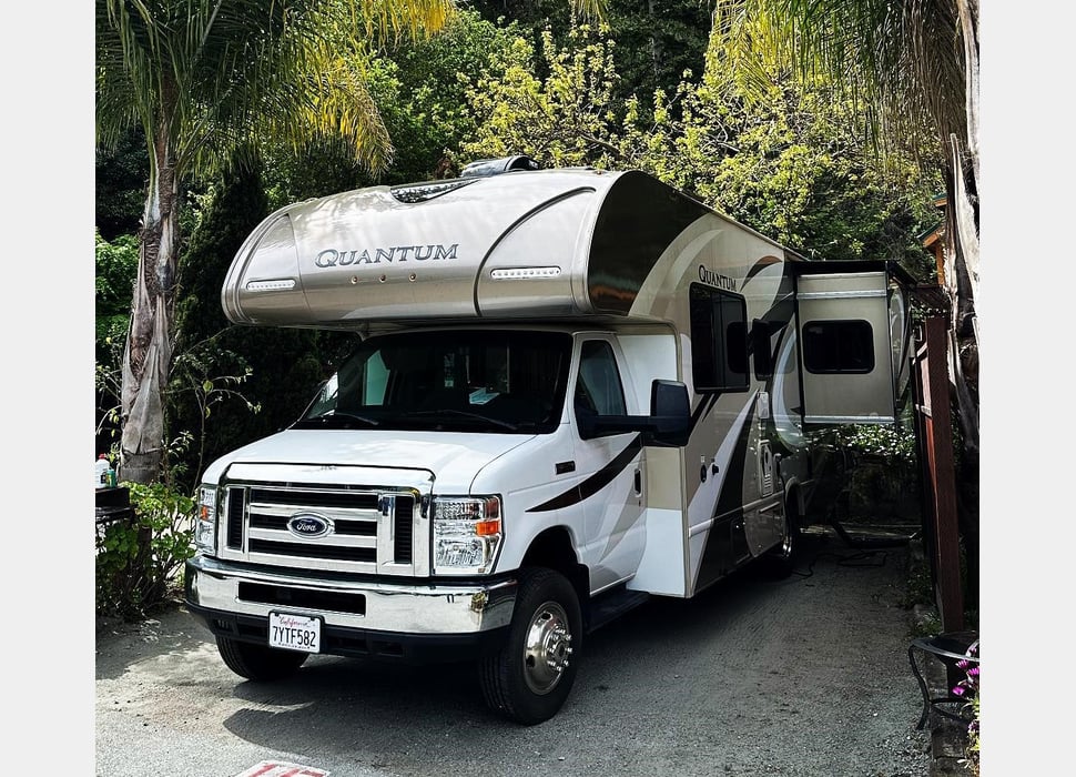 Class C Motor Home rentals in Junction City
