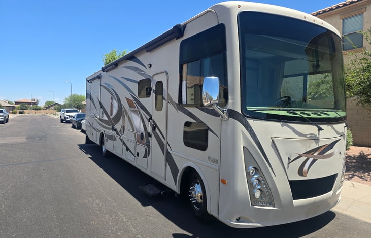 Endless compartments around the RV.