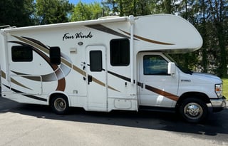 Easy To Drive- Newer 2018 Thor Motor Coach