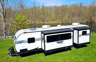 Fireside RV's FR Salem Platinum 31KQBTS Bunkhouse