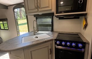 2021 Keystone RV Cougar Half-Ton 24SABWE