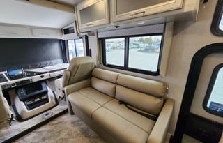 Luxury RV Adventure: Rent the Eclipse 34J Class A!