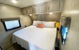 Family & Pet Friendly Toy Hauler Off Grid Capable