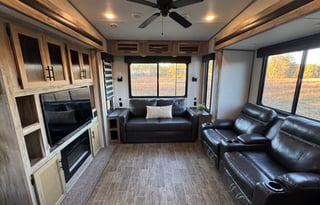 Adventure Awaits - Arctic Wolf Suite 3660