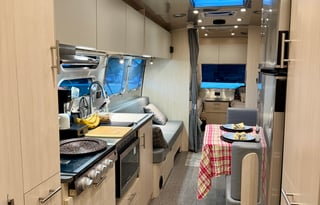 Airstream Glamping in Style/Remote OfficeStarlink