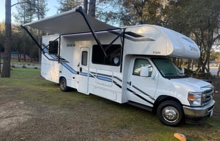 ZWS Luxury Rentals Brand New 2026 Thor Geneva 28VT
