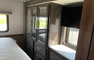 2021 Holiday Rambler Admiral 34J Bunkhouse
