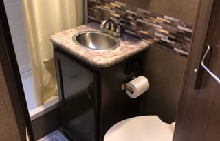 John‘s Thor Motor Coach Four Winds 22E