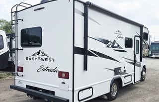 2023 EAST TO WEST Entrada 2200S