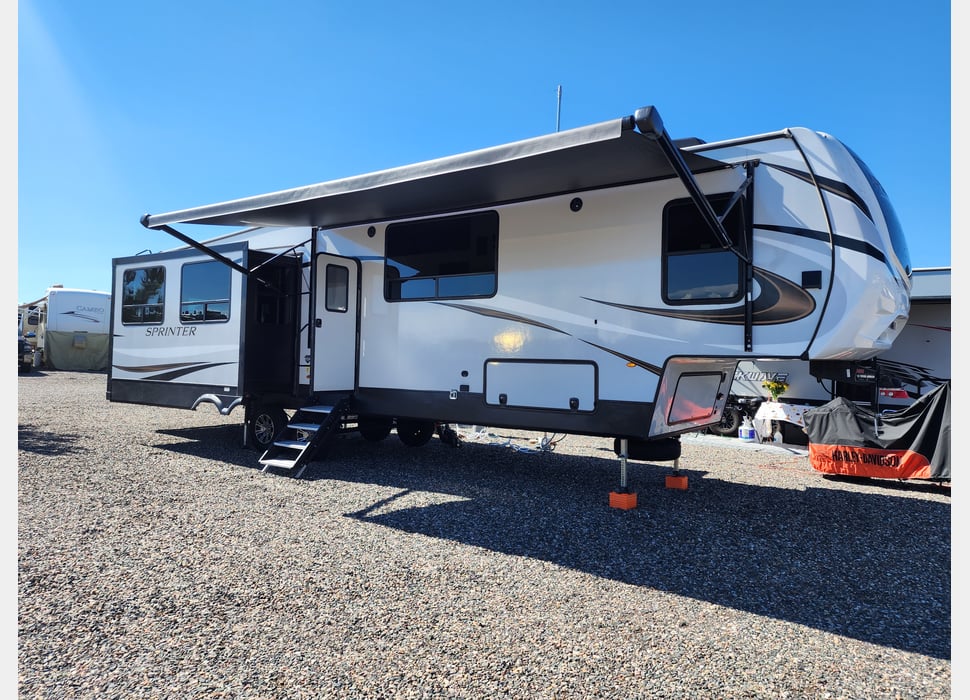 Fifth Wheel rentals in Phoenix