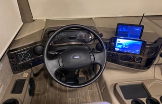 2020 Thor Motor Coach Miramar 35.2