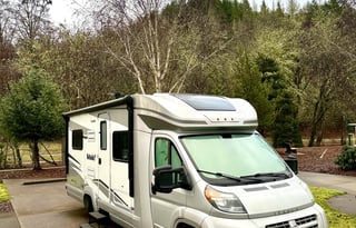 Itasca Viva 23L — European Chic on Wheels