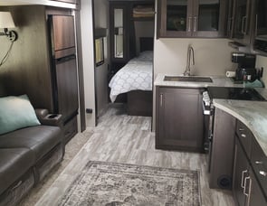 Grand Design Transcend Xplor 221RB