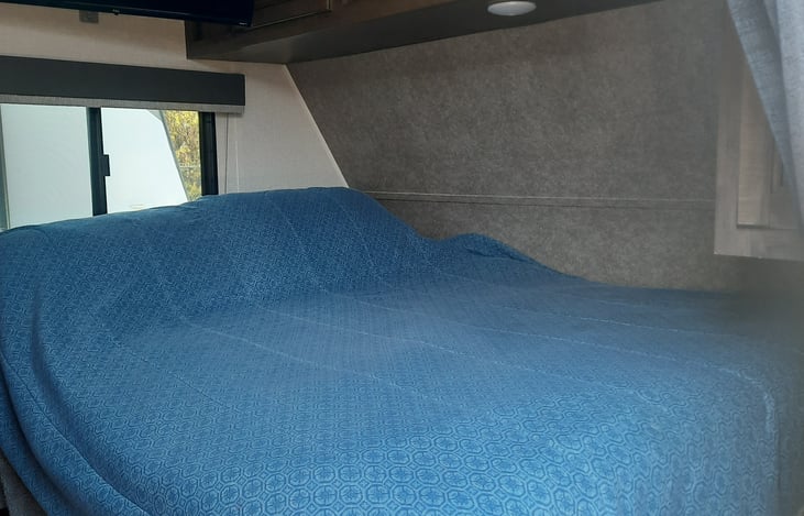 Queen bed - NEW linens coming soon for 2023!