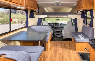 Dog-lovers Adventure on Wheels - Utah