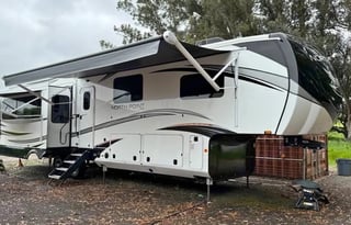 2023 Jayco North Point 377RLBH