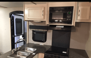 2019 Winnebago Industries Towables Minnie 2455BHS