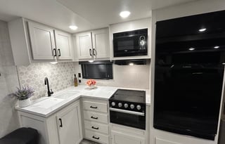 Trailside Escape JANY 2308