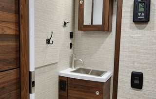 2019 Winnebago Navion 24D