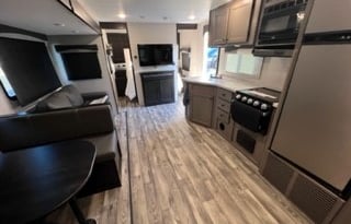 NEW 2022 Starcraft - We deliver to your campsite.