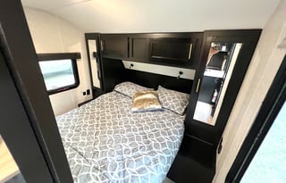 2022 GREY WOLF - PERFECT FAMILY CAMPER, SLEEPS 8