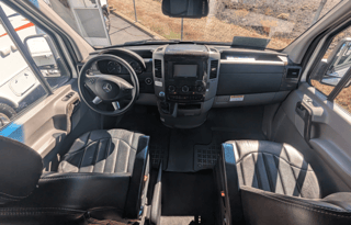 SPACIOUS 2015 Airstream