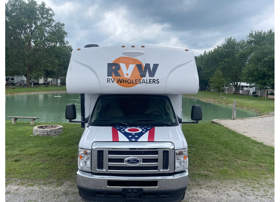 Class C Motor Home rentals in Lorain