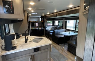 BEAUTIFUL Fully Stocked 2022 Jayco Jayfeather