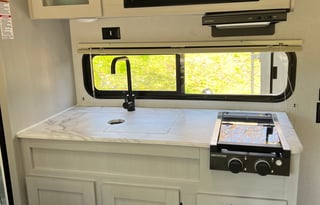 Spacious 7-Sleeper Dream on Wheels