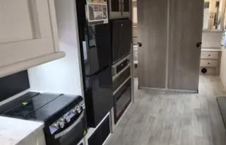 Brand New 2025 3 bedroom!Sleeps 8 Palomino Solaire