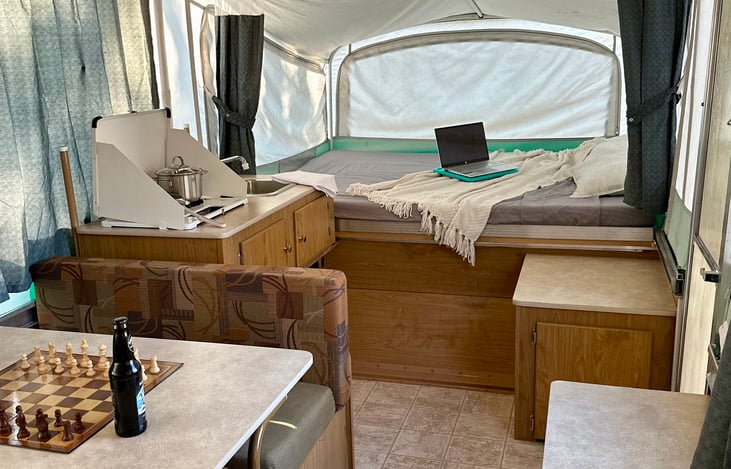 Bright & airy! Screen windows for more ventilation.